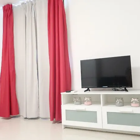 Vmv In City Apartment