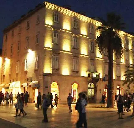 Vmv In City Split